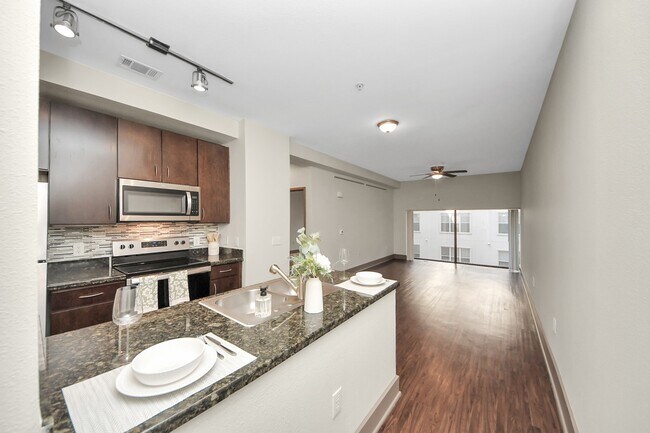 Photo - 3616 Richmond Ave. Unidad 1205