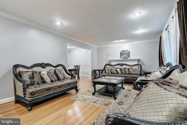 Photo - 2108 48th St NW