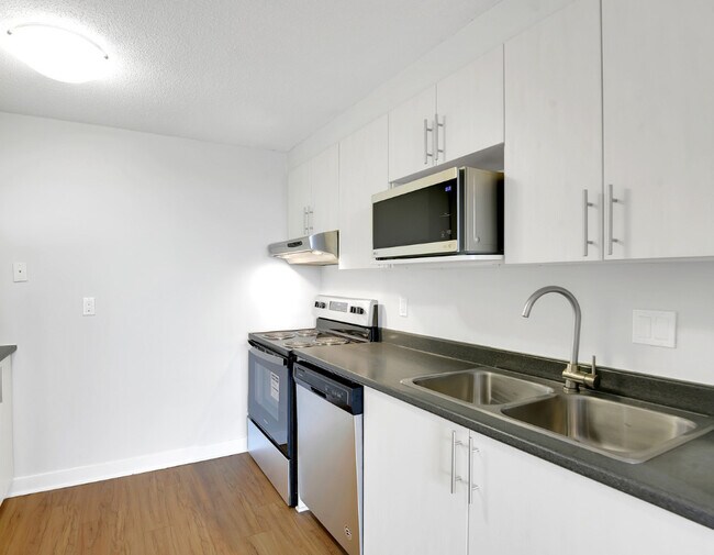 Photo - Navaho Apartments