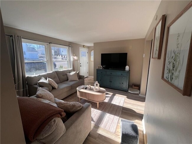 Photo - 20 Sunrise Dr