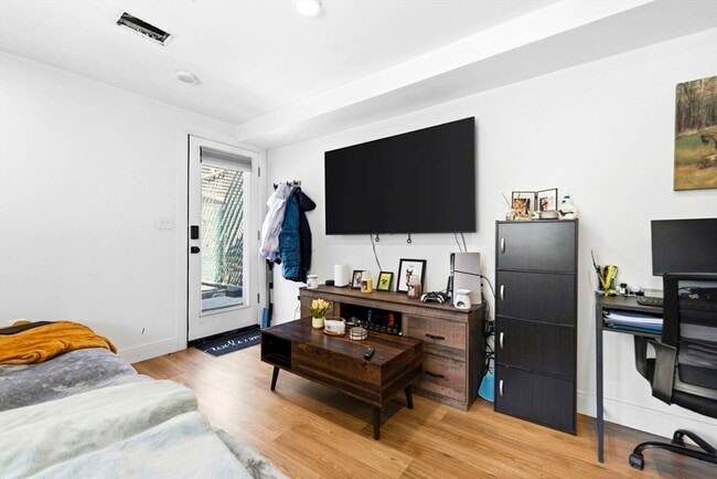 Photo - 92 Chelsea St Unit 1