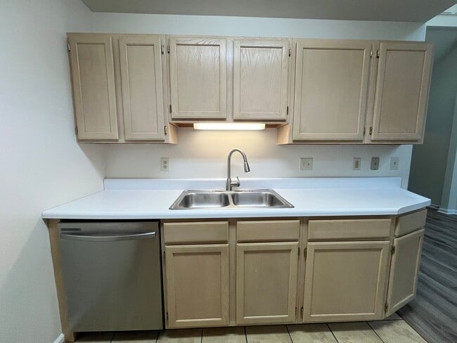 Photo - 2BD/2BA Townhouse - Stonefield & Alb. High...