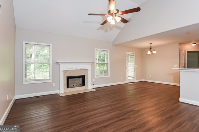 Photo - 3823 Refinement Way