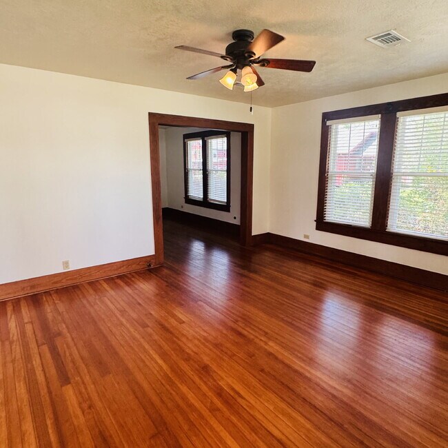 Photo - Spacious Single-Family Home in the Heart of Port Neches, TX