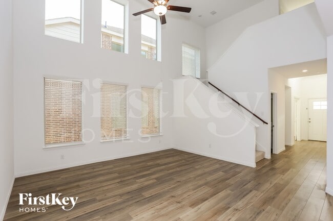 Photo - 10105 Elkhorn Dr