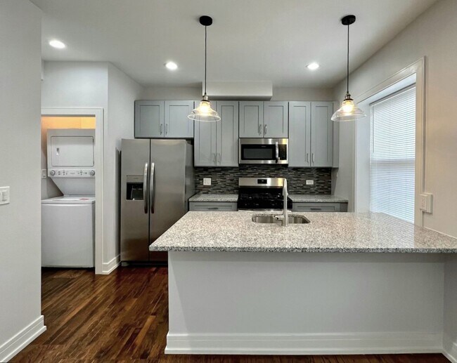 Photo - 3049 N Spaulding Ave Unidad 1E