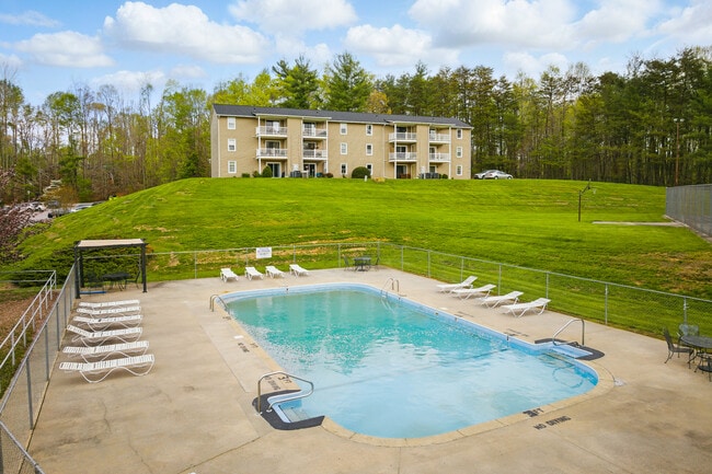 Woodfield Oaks Apartments