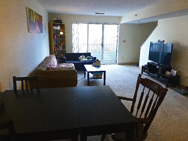 Photo - 142 North Beacon St Unidad B1