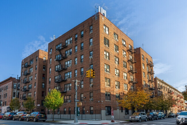 2102 Beverly Rd - 2102 Beverley Rd