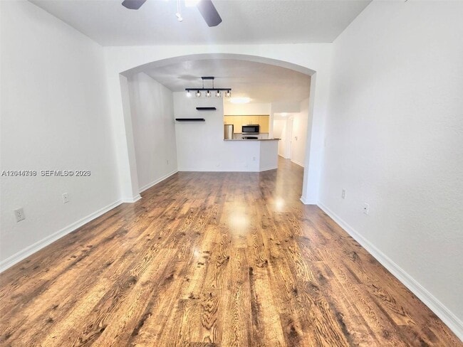 Photo - 2209 Belmont Ln Unit 2209