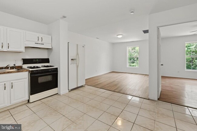 Building Photo - 1447 Good Intent Rd Unit B3