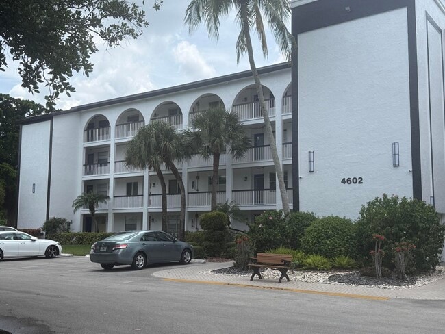 Building Photo - 4602 Martinique Way Unit A1