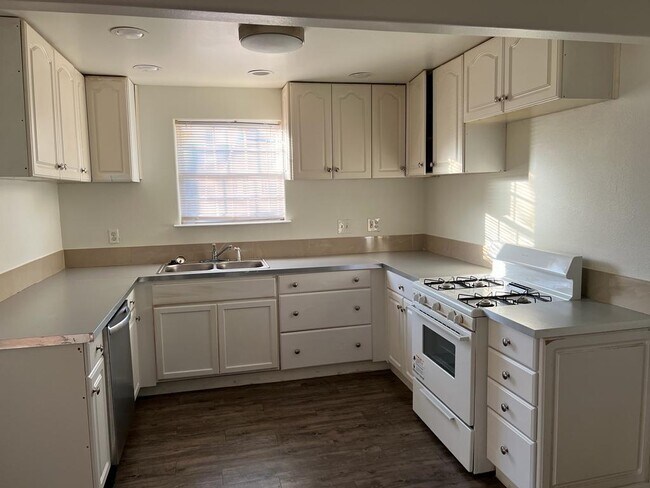 Photo - 508 Nelray Blvd