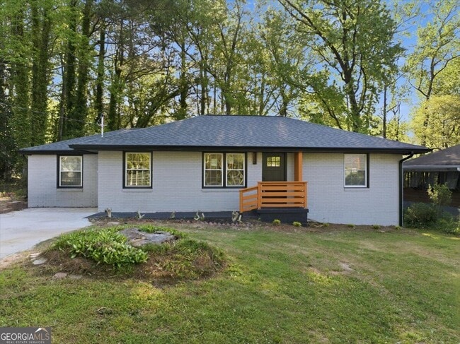 Building Photo - 2082 Rosewood Rd