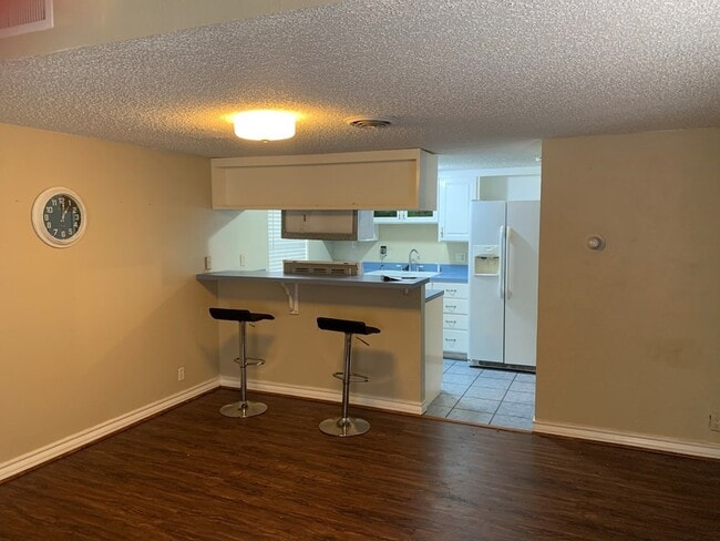 Photo - 2230 E 52nd St