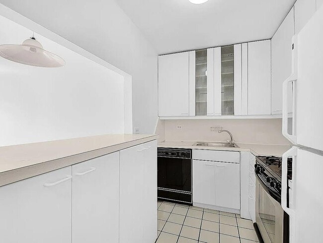 Photo - 35-20 Leverich St Unit 608