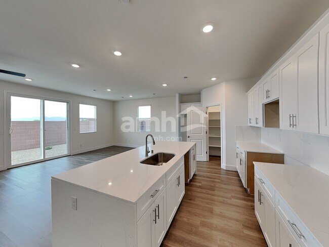 Photo - 10140 Mountain Crest St