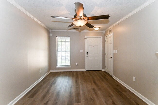 Photo - 7173 Charlton Way