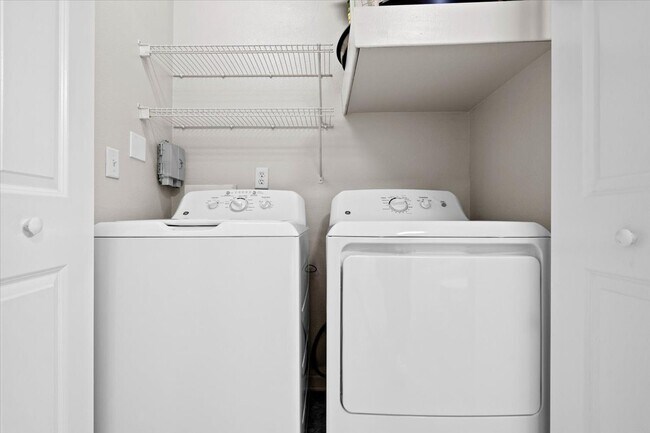 Washer & Dryer Included