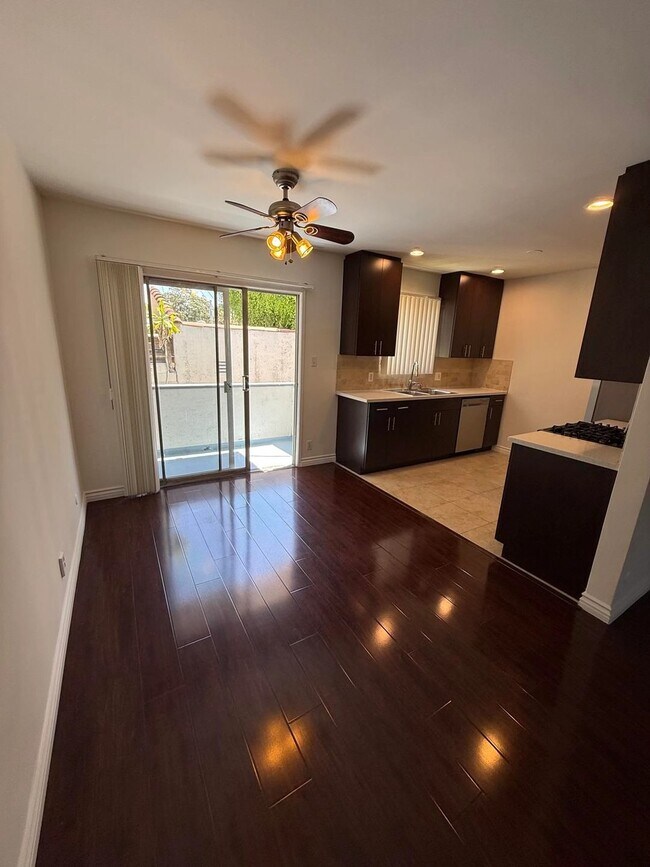 536 N Sweetzer Ave Unit 7