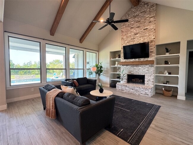 Photo - 197 Blackthorn Dr