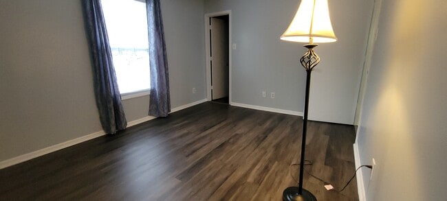 Photo - 10938 Parker Dr