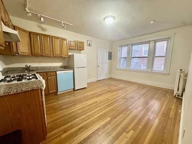 Photo - 1615 Commonwealth Ave Unit 11