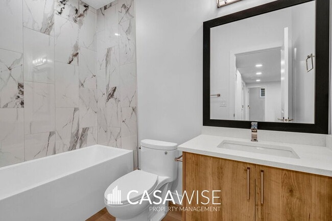 Photo - 3221 Magpie Link NW