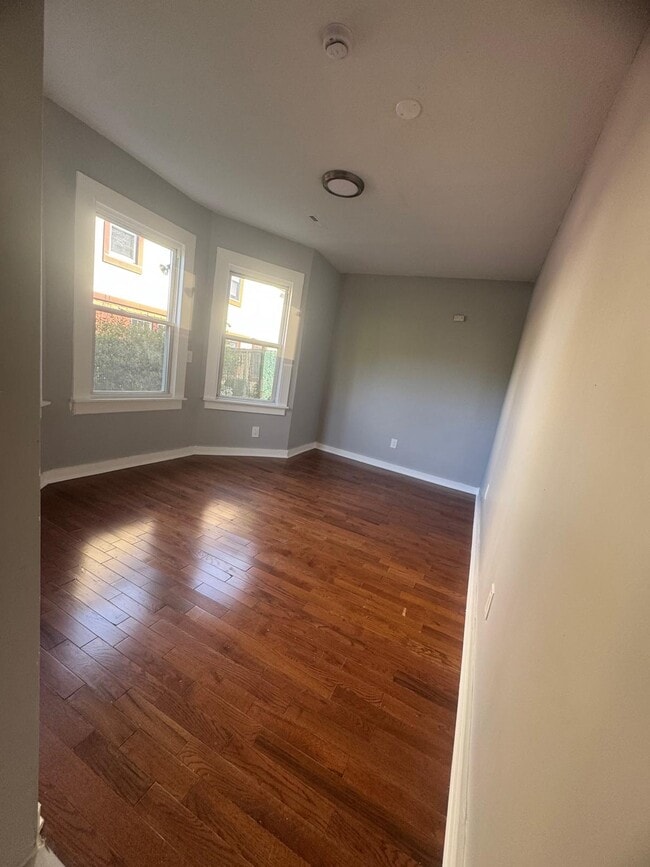 1214 Whalley Ave