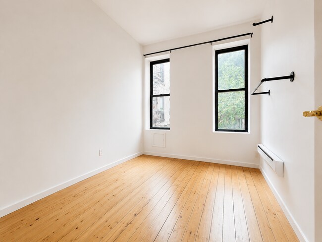 Photo - 3217-3223 PEARSALL LLC Unit 3