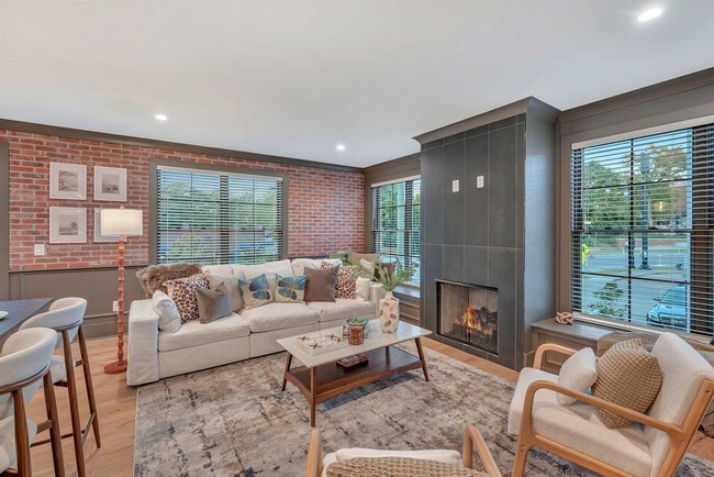 Photo - 1701 Portland Ave Unit ID1356276P