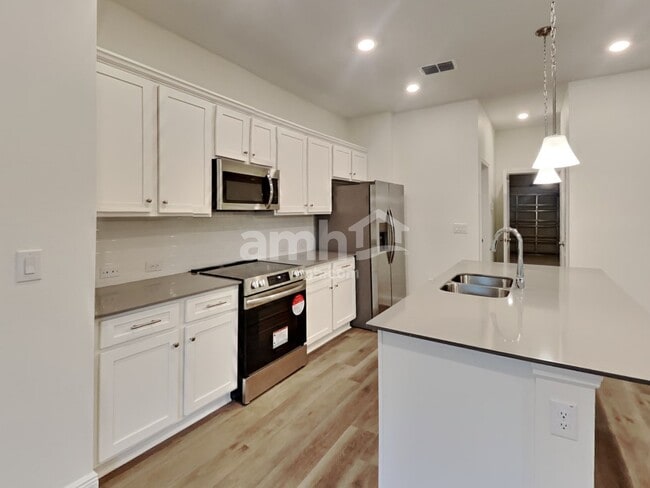 Photo - 27192 St Andrews Ave