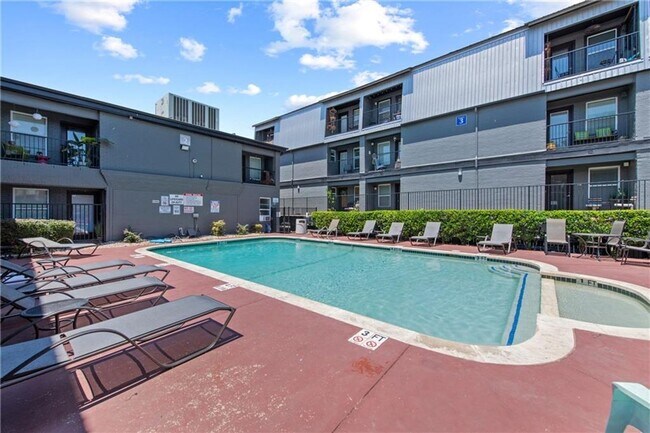 Photo - AVAILABLE NOW: 1 BR / 1 BA - Heart of Soco - SS Appliances - Minutes from DT