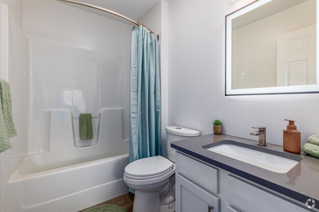 3BR, 3.5BA - 1,651SF - Second Bathroom