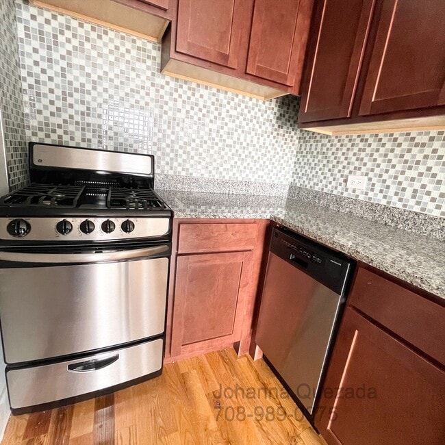 Photo - 550 W Arlington Pl