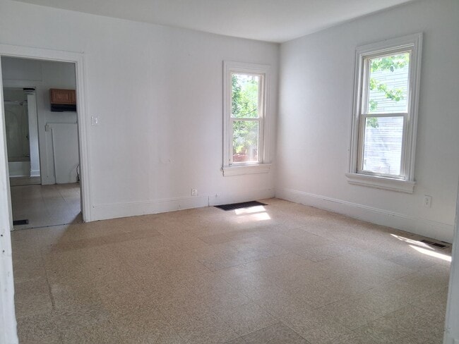 Photo - Spacious 3 Bedroom House FOR RENT in Bridgeton $1650