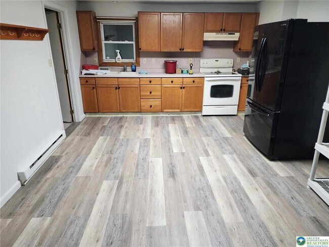 Photo - 505 E Main St Unit Rear