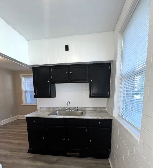 Photo - 5243 Bancroft Ave Unit 1W