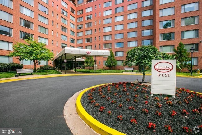 Building Photo - 1111 Arlington Blvd Unit 618 Rental