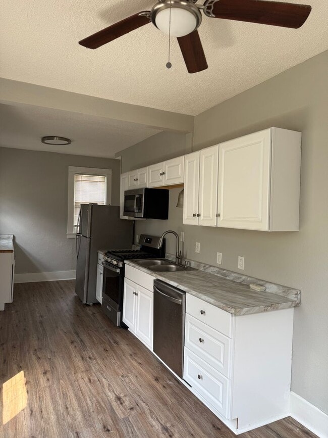 Photo - 452 N Whitelaw Ave