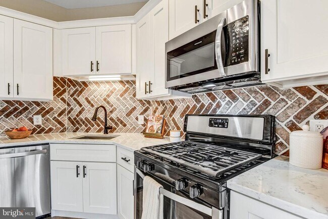 Photo - 12527 Heykens Ln