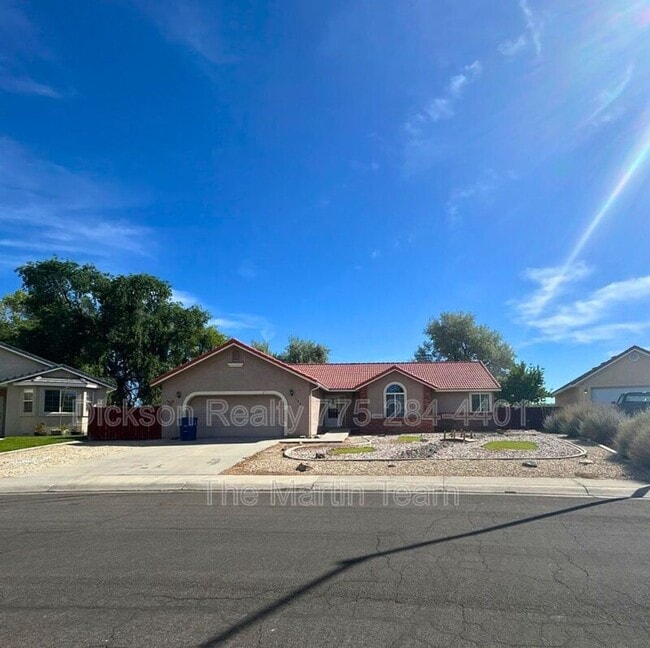Photo - 1227 Green Valley Dr