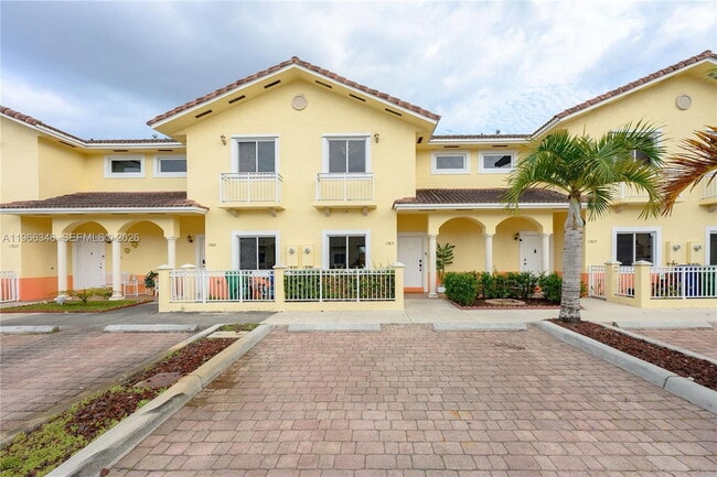 17815 NW 74th Ct