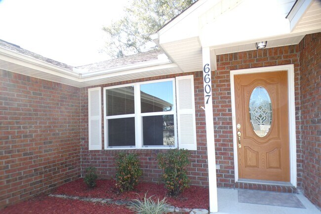Photo - 4-Bedroom Home On Cul-De-Sac