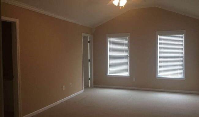 Photo - 1664 Oakbrook Lake Dr NW