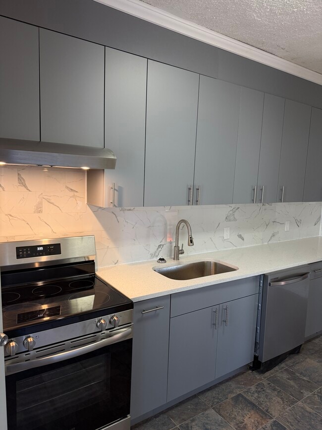 Building Photo - 123 High St