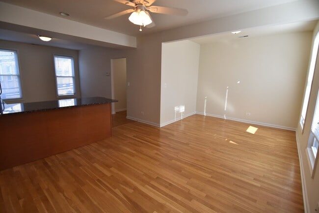 Photo - 3230 N Clark St Unit 3230-2R