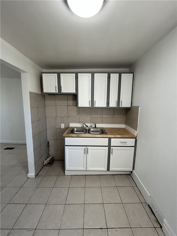 Photo - 301 Weaver St