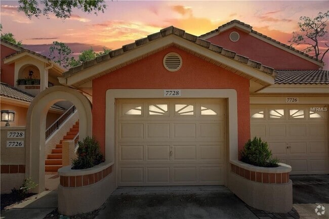 Building Photo - Dr Phillips 2 bedroom 2 bath with 1 car ga... Rental