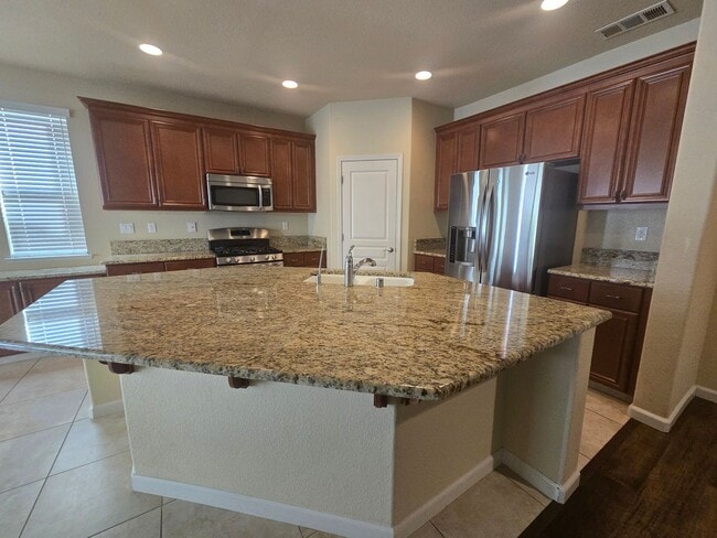 Photo - 339 Applegate Dr